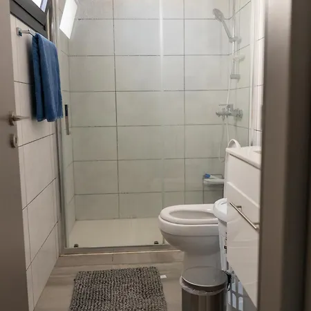 One Bedroom Whole Apartment With Veranda Aglantzia
