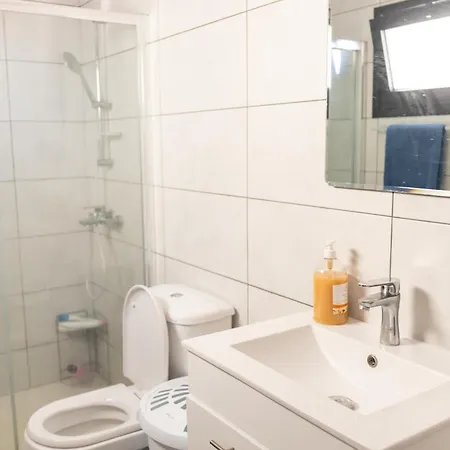 One Bedroom Whole Apartment With Veranda * Aglantzia